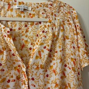 Rose & Olive Women's Floral Button Down Blouse (1X)